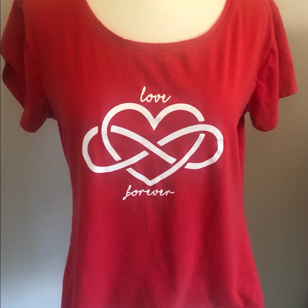 Valentine short sleeve tee by House. Red Size M